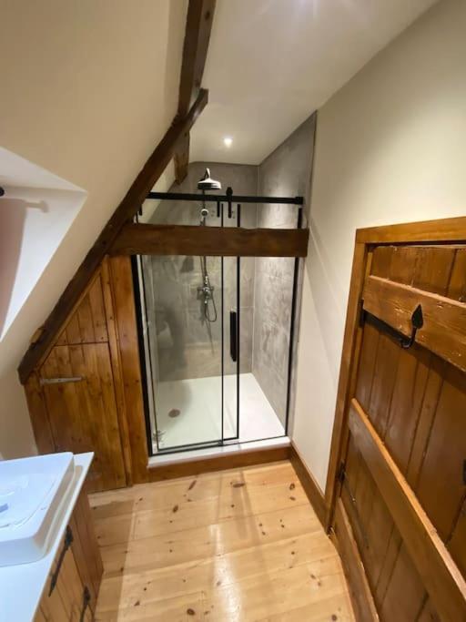 A Newly Renovated, Cosy Escape In The Beautiful Shepherd'S Cottage 이스트데어햄 외부 사진